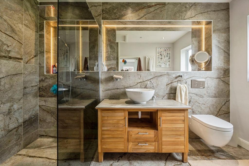En-Suite Shower