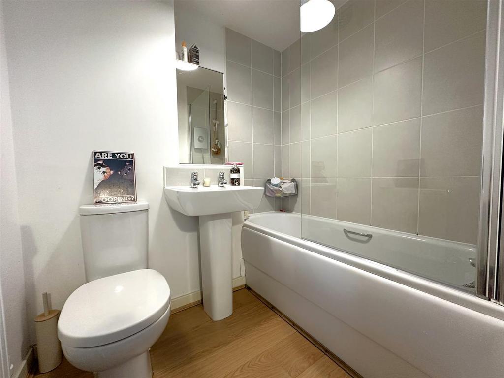 Bathroom 013