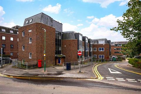 Studio to rent, Queen Anne Road, Coronet House, ME14