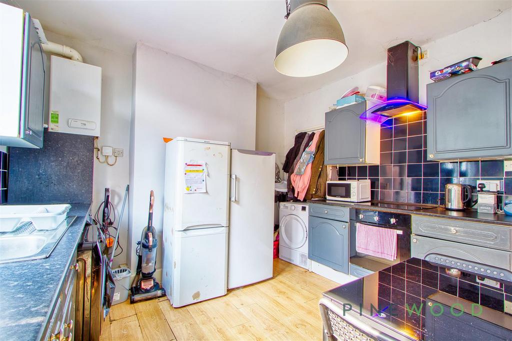 Kitchen / dining area