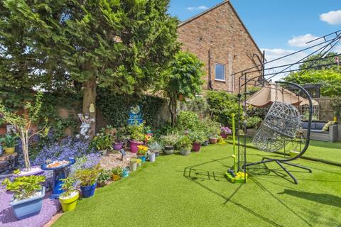 1g Vernon Drive, Harefield, Uxbridge, UB9 6EG