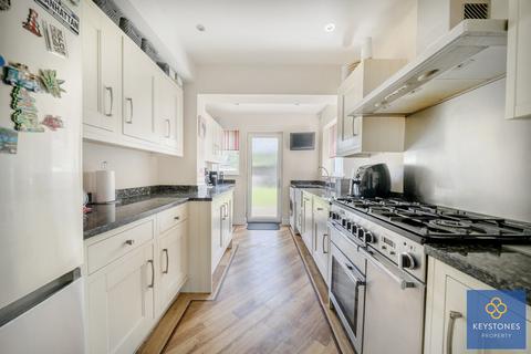 4 bedroom semi-detached house for sale, Carter Drive, Collier Row, RM5