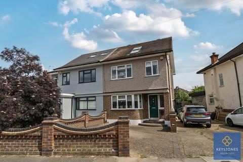 4 bedroom semi-detached house for sale, Carter Drive, Collier Row, RM5