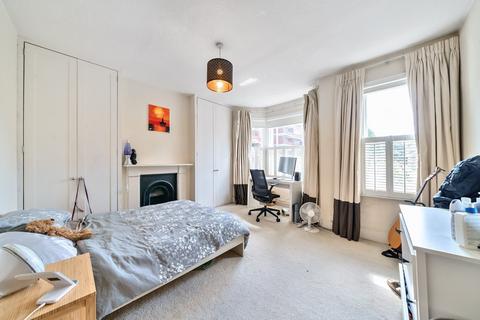4 bedroom terraced house for sale, Shuttleworth Road, Battersea, London, SW11