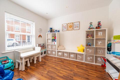 97 Baynard Avenue, Little Dunmow, Dunmow, CM6 3FD