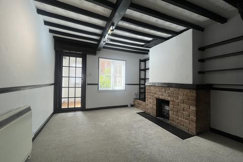 2 bedroom terraced house to rent, Church Street, CM8