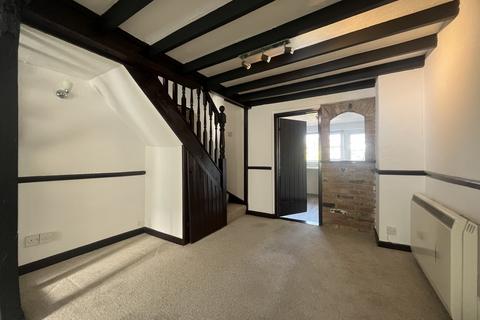 2 bedroom terraced house to rent, Church Street, CM8