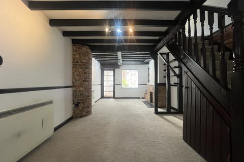 2 bedroom terraced house to rent, Church Street, CM8