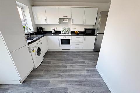 70 Danes Close, Grimsby, DN32 9AG