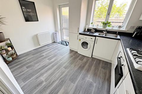 70 Danes Close, Grimsby, DN32 9AG