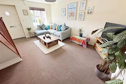 70 Danes Close, Grimsby, DN32 9AG