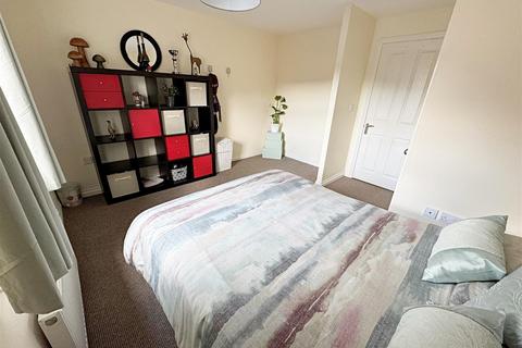 70 Danes Close, Grimsby, DN32 9AG
