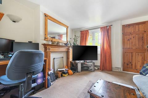 10 Kings Road, Godalming, GU7 3ET