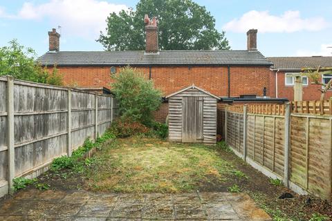10 Kings Road, Godalming, GU7 3ET