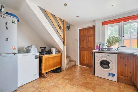 10 Kings Road, Godalming, GU7 3ET