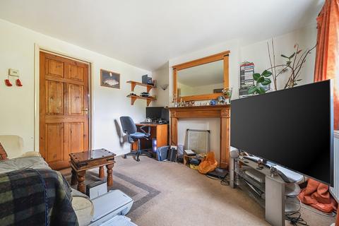 10 Kings Road, Godalming, GU7 3ET