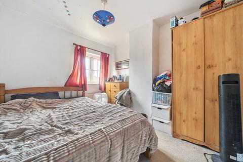 10 Kings Road, Godalming, GU7 3ET