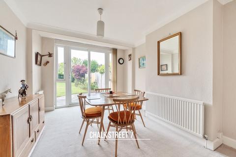 3 bedroom semi-detached house for sale, Pettits Lane, Romford, RM1