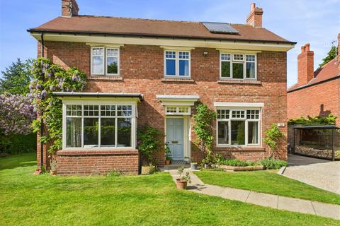 4 bedroom detached house for sale, The Avenue, Norton