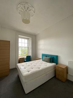 4 bedroom flat to rent, Roseangle, West End DD1