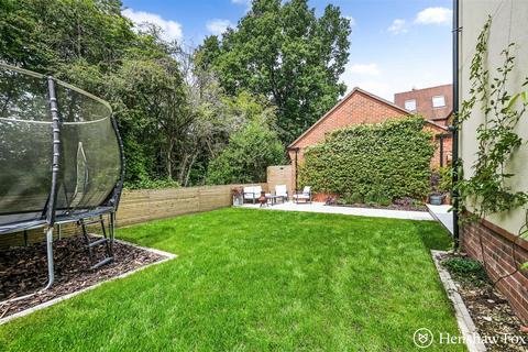 undefined, Magnolia Walk, Romsey, Hampshire