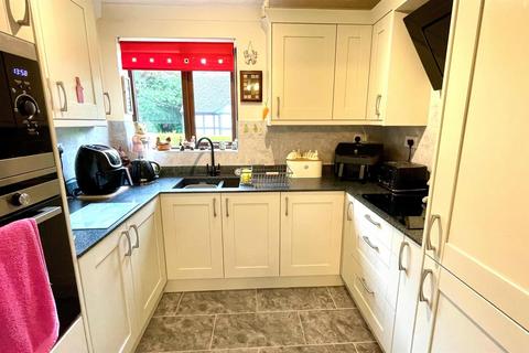 2 bedroom retirement property for sale, Coed Pella Road, Colwyn Bay