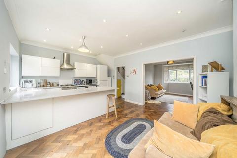 4 Rockhampton Close, London, SE27 0NG