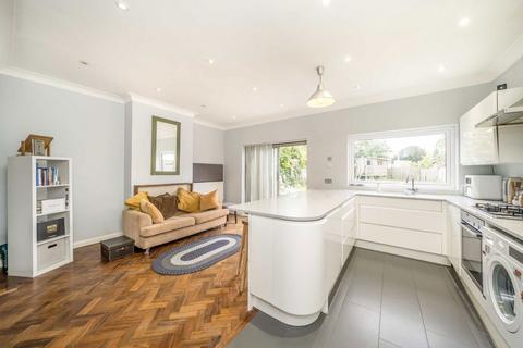 4 Rockhampton Close, London, SE27 0NG