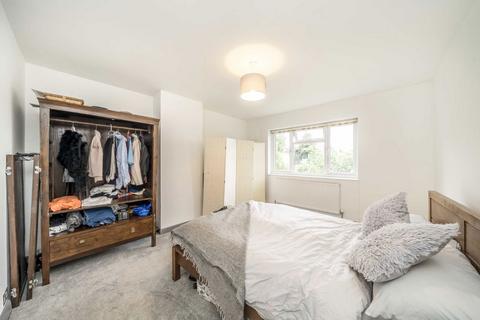 4 Rockhampton Close, London, SE27 0NG