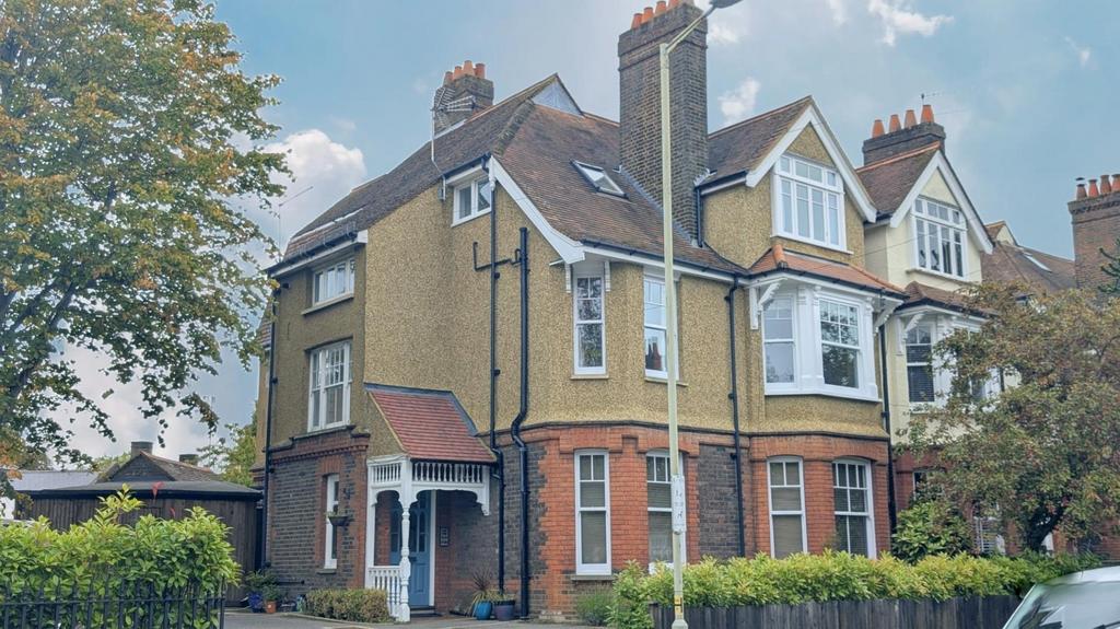 Leslie Lodge, Avenue Road - New Front Photo.jpg