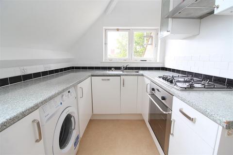 2 bedroom apartment to rent, Avenue Road, St Albans