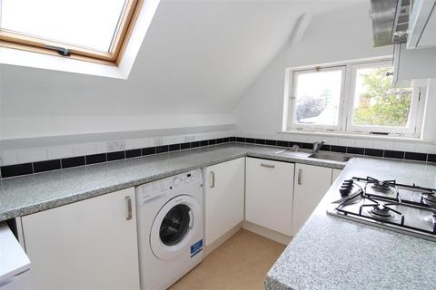 2 bedroom apartment to rent, Avenue Road, St Albans