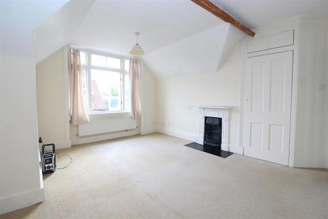 2 bedroom apartment to rent, Avenue Road, St Albans