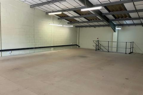 Warehouse to rent, Saville Rd Peterborough PE3 7PR