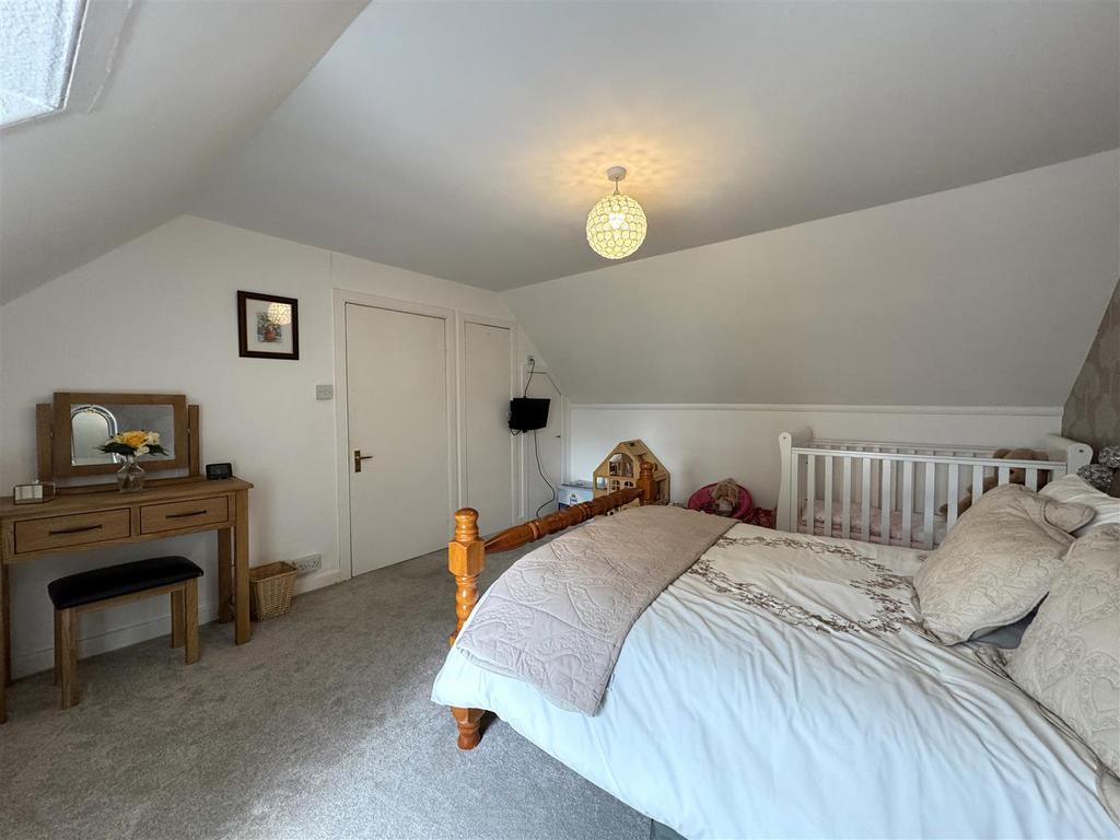 Bedroom 4.2.jpg