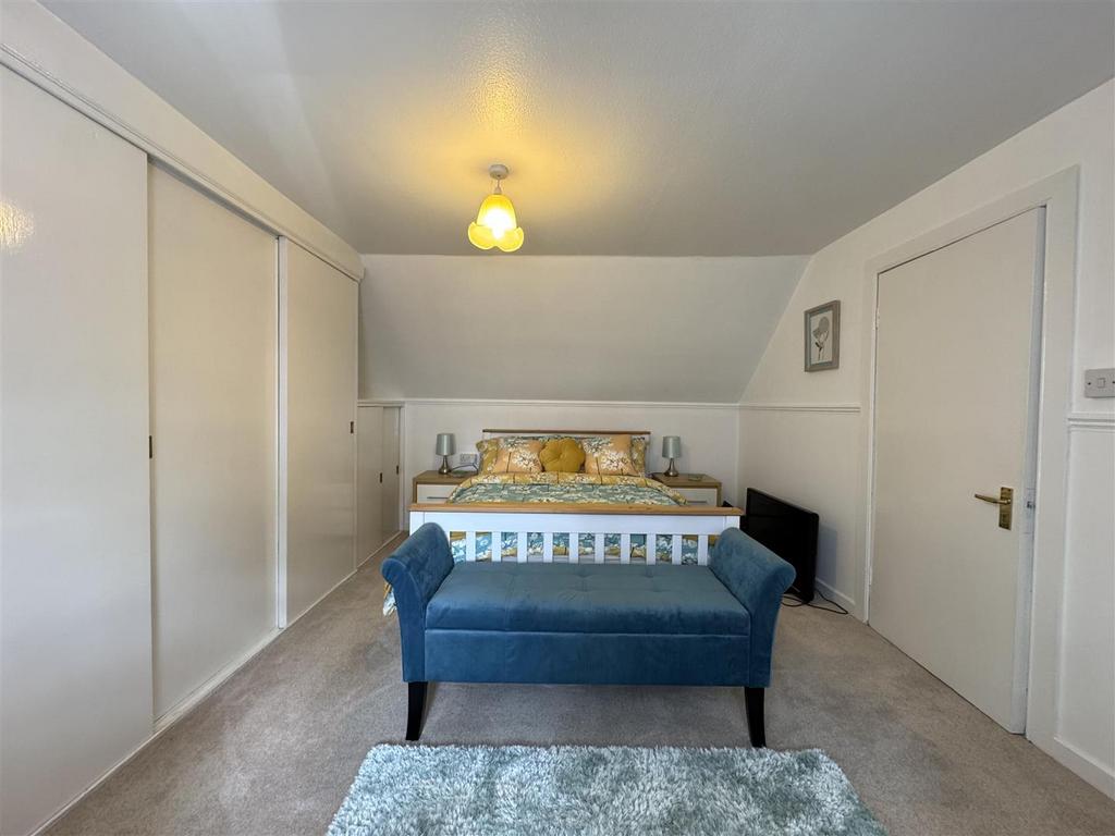 Bedroom 5.jpg
