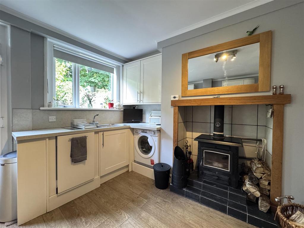 Kitchen 3.jpg