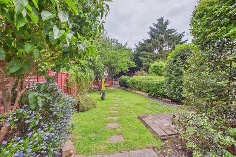 27 Abbey Road, South Croydon, CR2 8NJ
