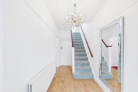 27 Abbey Road, South Croydon, CR2 8NJ