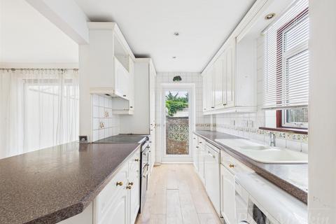 27 Abbey Road, South Croydon, CR2 8NJ