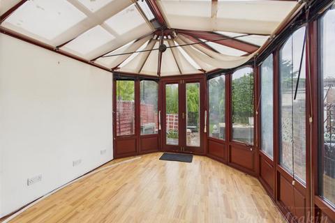 27 Abbey Road, South Croydon, CR2 8NJ