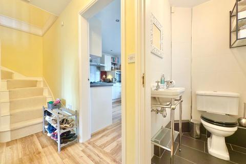 12 Ashleigh Vale, Barnsley, S70 3RL