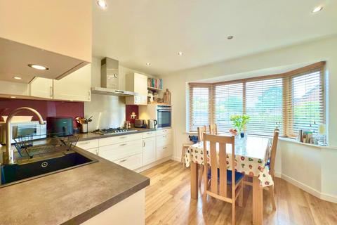 12 Ashleigh Vale, Barnsley, S70 3RL