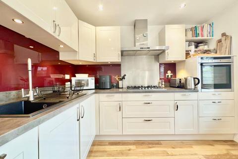 12 Ashleigh Vale, Barnsley, S70 3RL