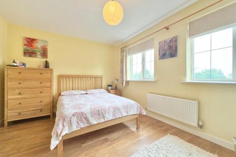 12 Ashleigh Vale, Barnsley, S70 3RL