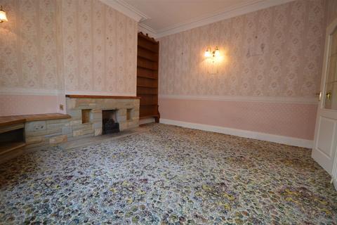 4 bedroom terraced house for sale, Somerset Road, Pudsey