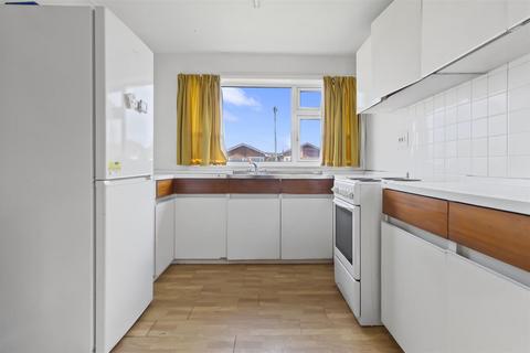 2 bedroom bungalow for sale, Rockingham Close, Worthing