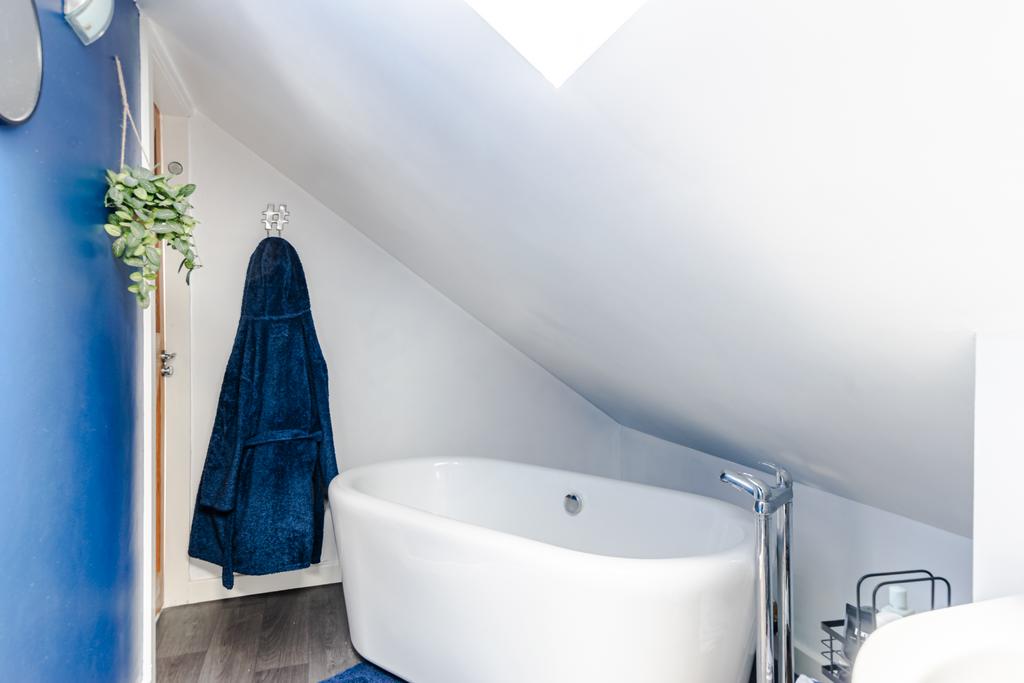 Bathroom2