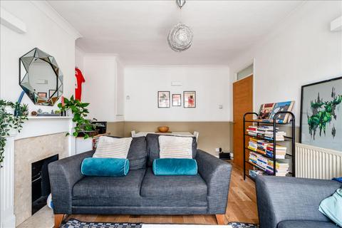 3 bedroom apartment to rent, Southgate Court, Southgate Road, De Beavoir , N1