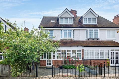 4 bedroom semi-detached house for sale, Cedar Avenue, Chelmsford CM1